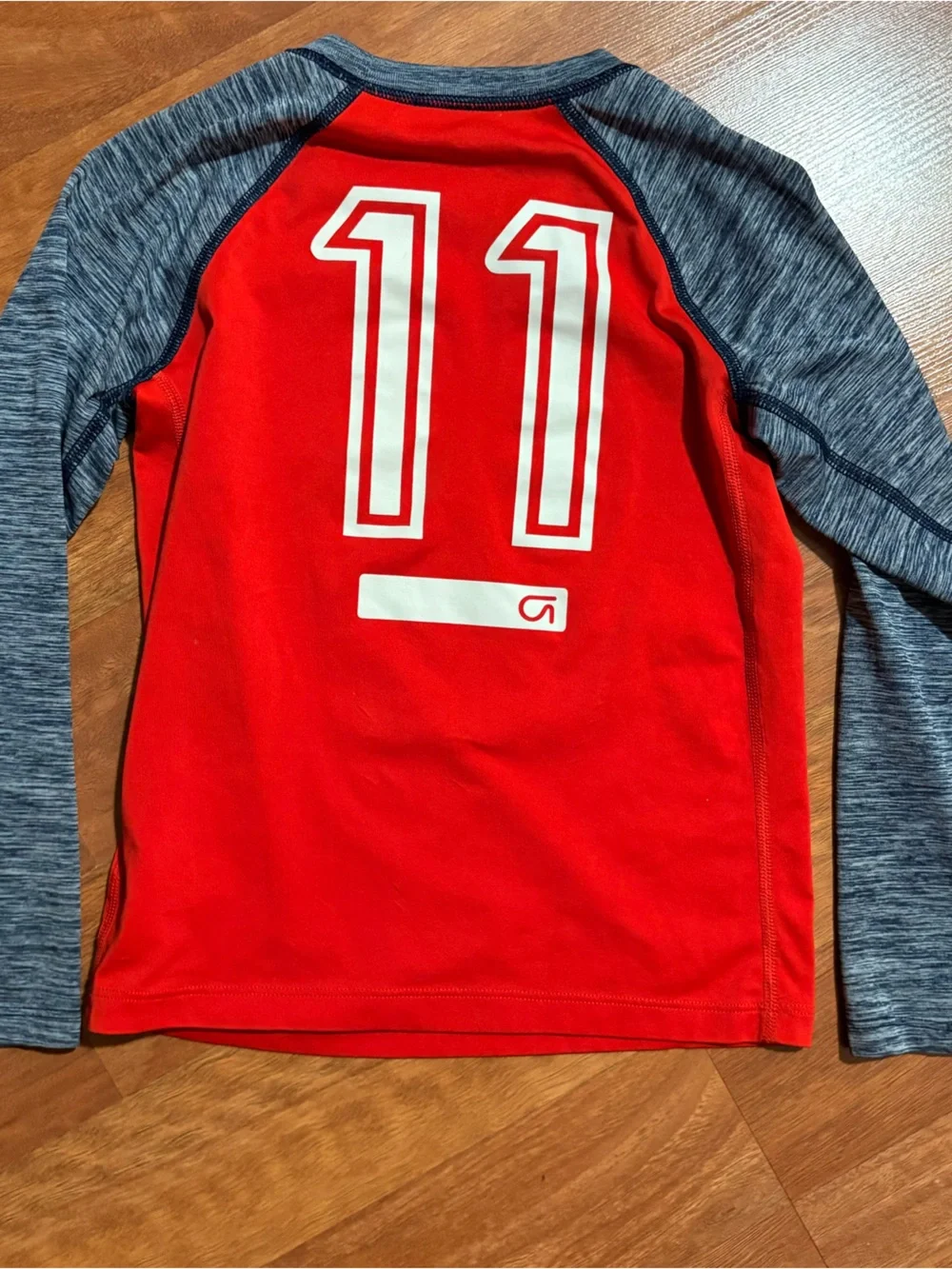 GAP Boys Dri Fit Long Sleeve Athletic Shirt Size 8